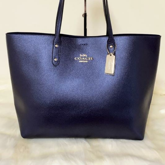 Coach Handbags - ⚜COACH TOWN TOTE